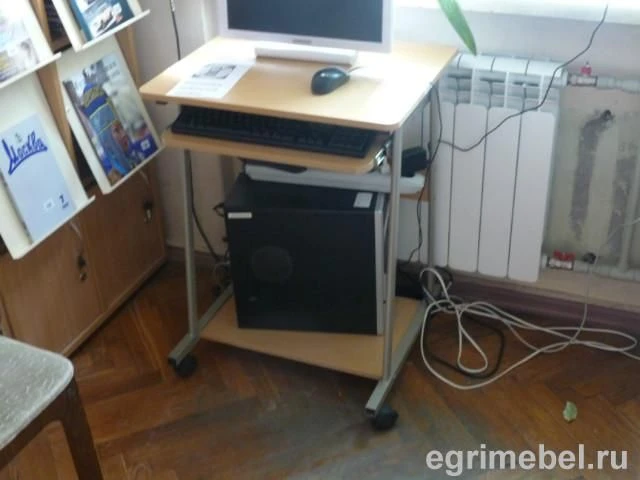 Computer Desk with Adjustable Feet and Cable Management - RP-13