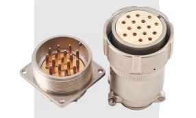 موصل 4 دبابيس (فيشة، مقبس)