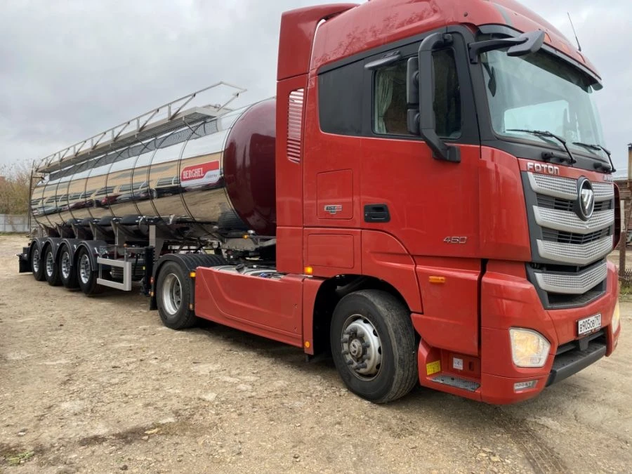 Four-Axle Food Tank Semi-Trailer with 31,000L Capacity BERGHEL 9116P4