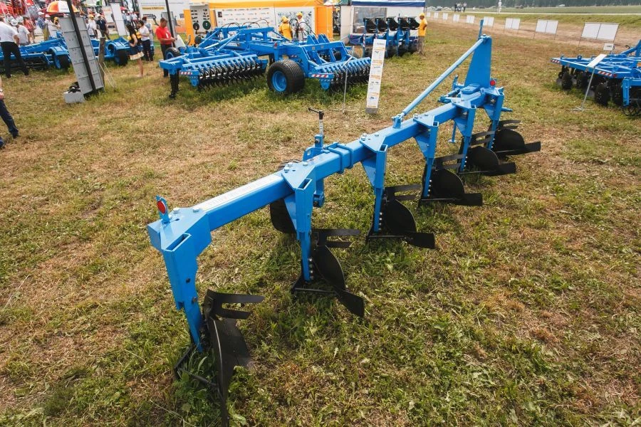 Adjustable Width Mounted Plow FINIST PLNР-6x40