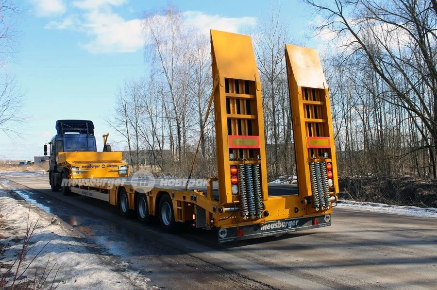 Semi-trailer low-bed flatbed triaxial TP-386