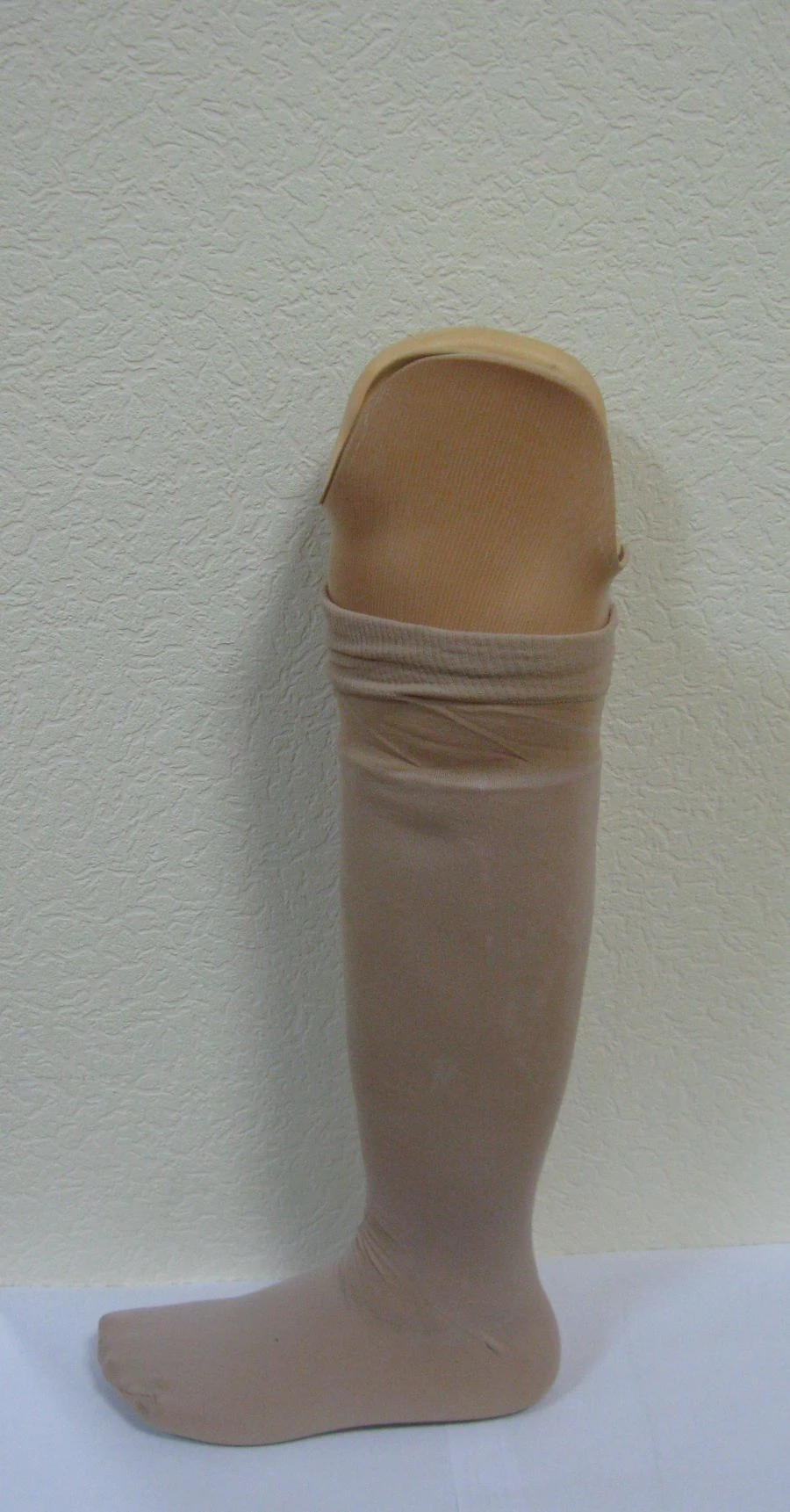 طرف صناعي للساق قابل للتعديل لاستعادة الحركة