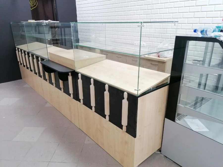 Retail Showcase Counter for Merchandising Displays