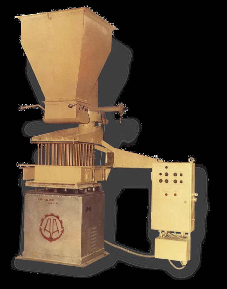 ماكينة تشكيل الكتل المجوفة للبناء 1990.00.000