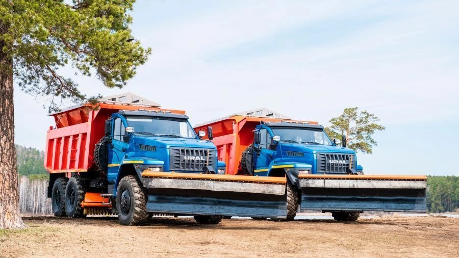 Universal Road Combination Machine VMKD 6843M1 on URAL 4320 Chassis