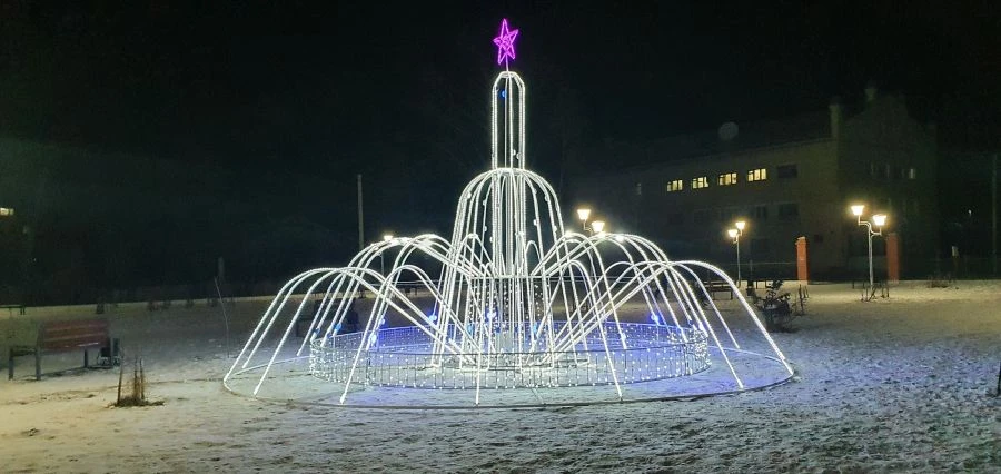 إضاءة خارجية زخرفية "تكوين رأس السنة" - إطار مضاء