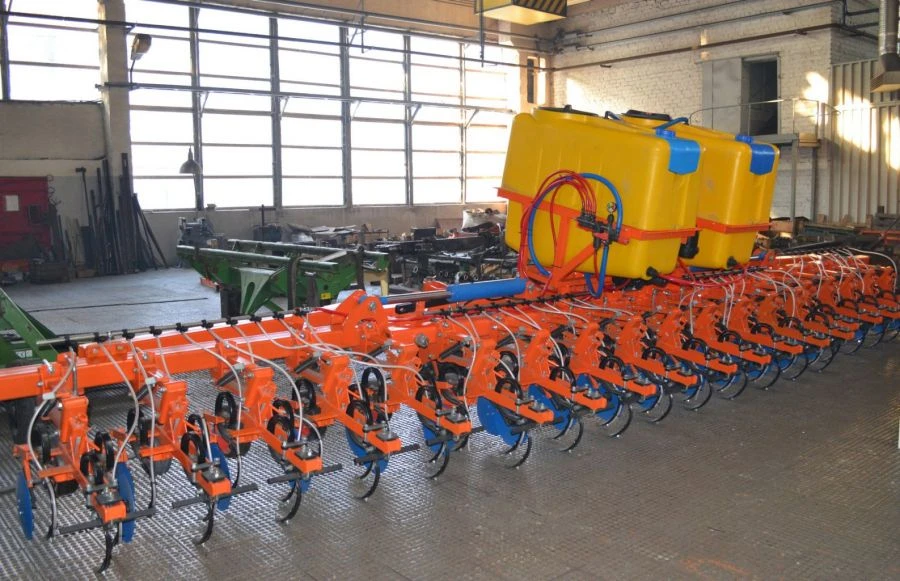 Liquid Fertilizer Application System SVU-02 on KMO Cultivator Base