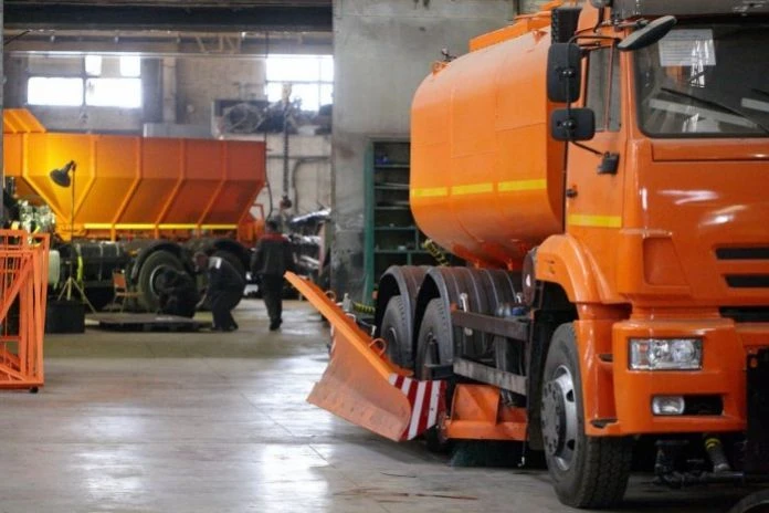 Combined Road Machine based on KAMAZ-6520-3021-49 (B5)