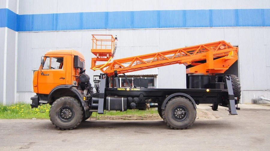 Hydraulic Lift Platform AGP Type 6706, Modification 67063H on KAMAZ Chassis 43502-D5