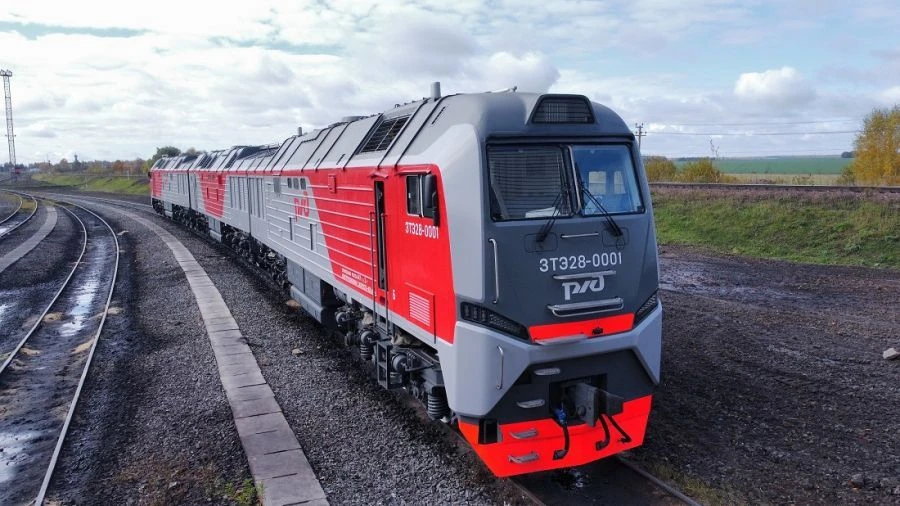 Mainline Diesel Locomotive 2(3)ТЭ28