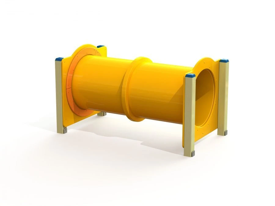 مجمع رياضي من أنابيب بلاستيكية على أعمدة خشبية