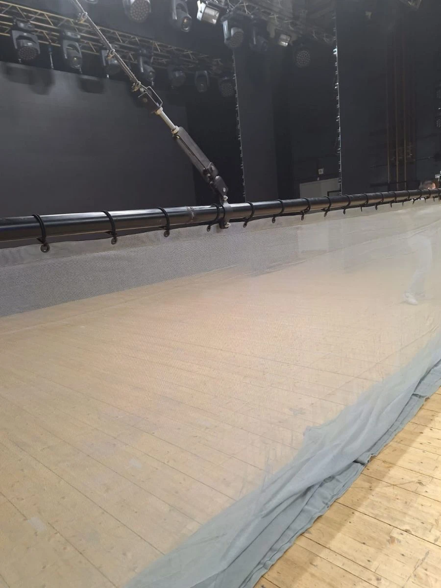 Projection Mesh Curtains for Stage and Exhibition Use