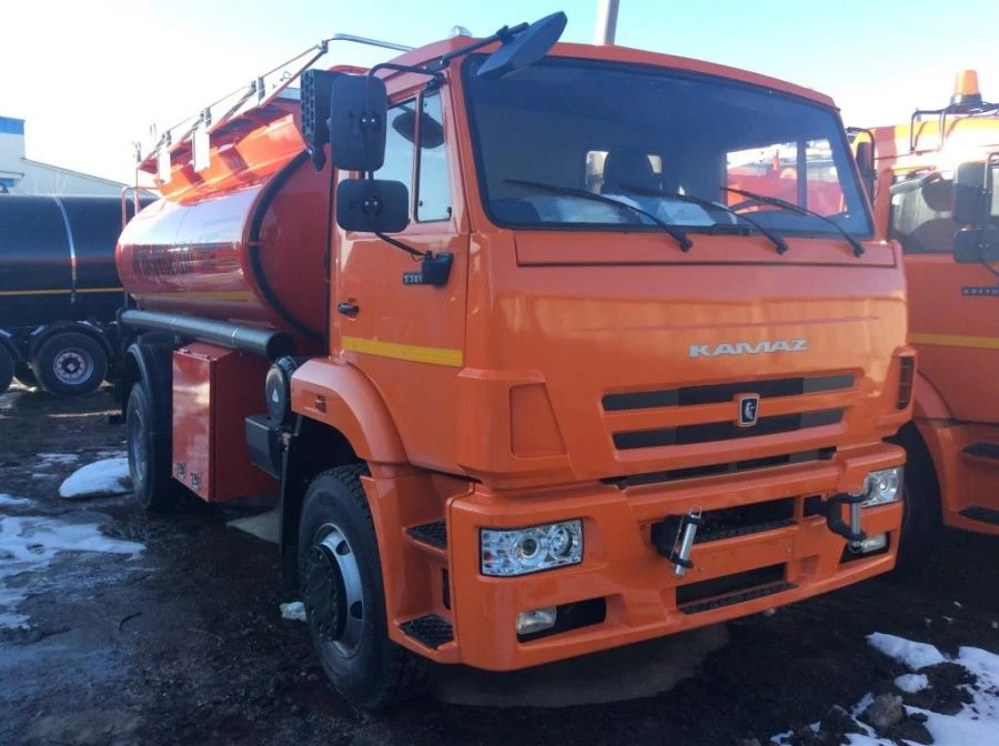 Dangerous Goods Tank Truck Model 9666D on Chassis 53605-A5