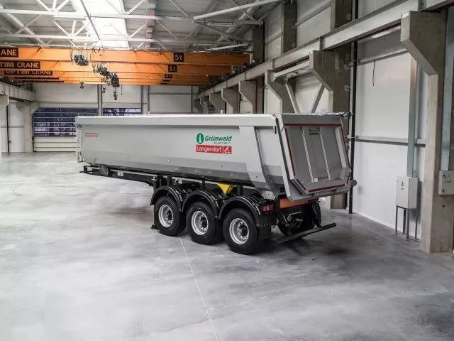 رافعات جسرية كهربائية لرفع ونقل الأحمال بسعة تصل إلى 50 طن