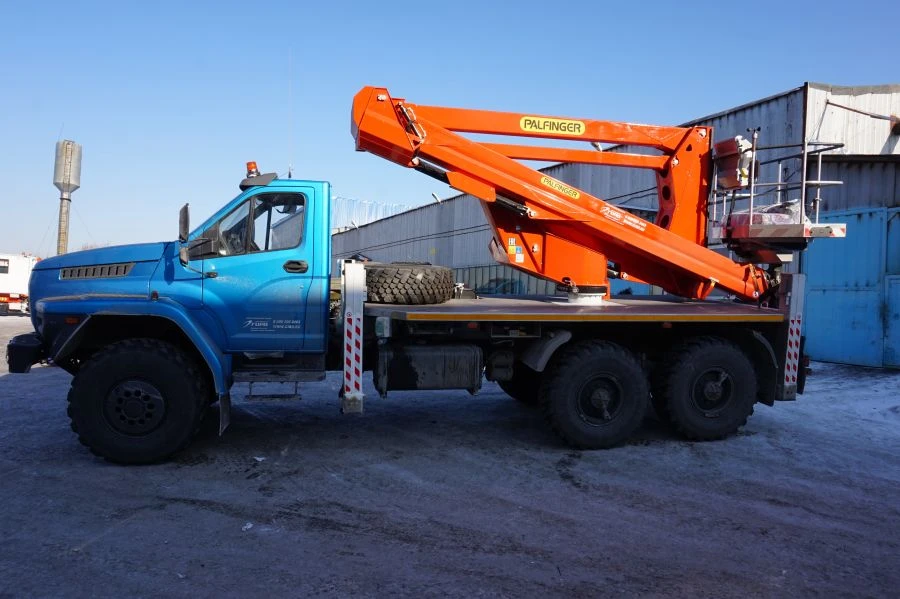 Special Aerial Work Platform with Crane, Model 5849A on Ural 7470-01 Chassis
