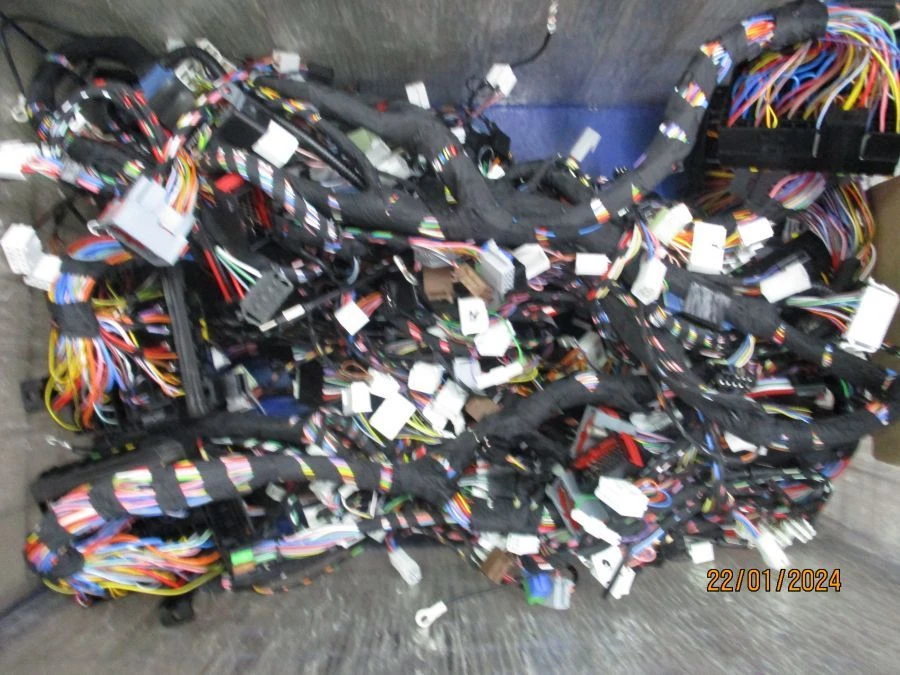 حزمة الأسلاك الكهربائية للاستخدام في المعدات السيارات - الطراز 229