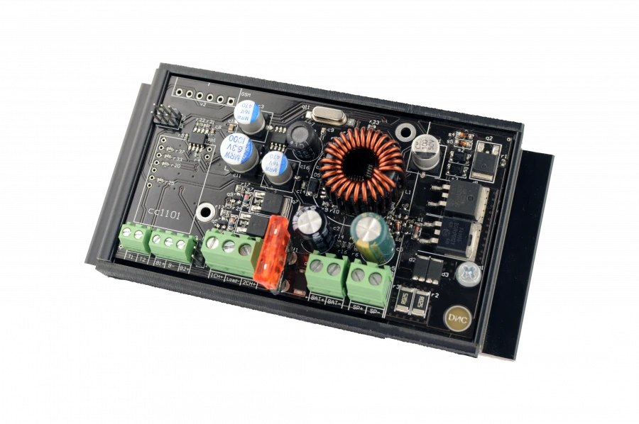 Solar Charge Controller with MPPT Technology 12V/30A