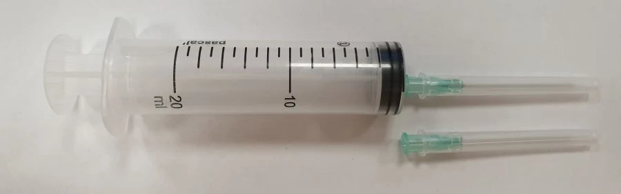 Sterile Single-Use Three-Component Injection Syringe 20ml with Two Needles