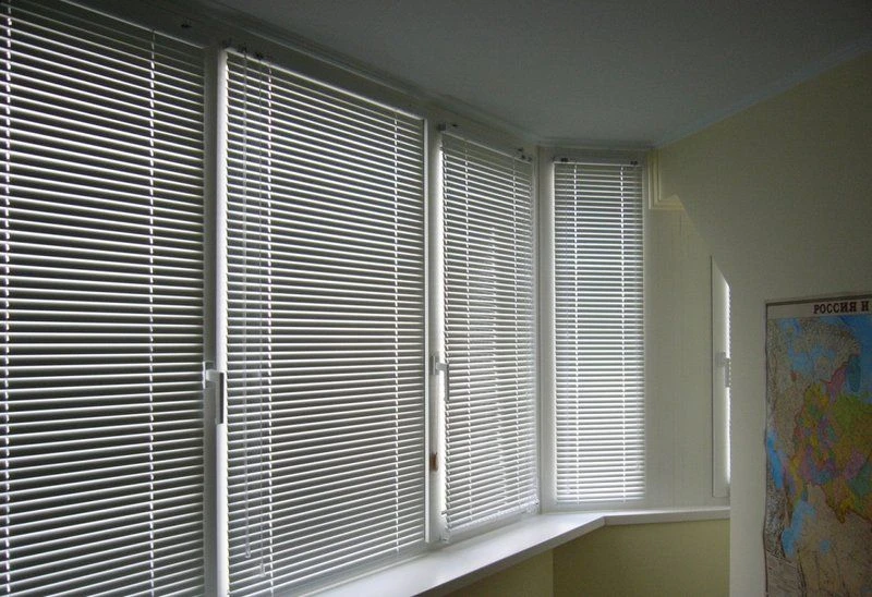Horizontal Blinds for PVC Windows - Adjustable Light Control