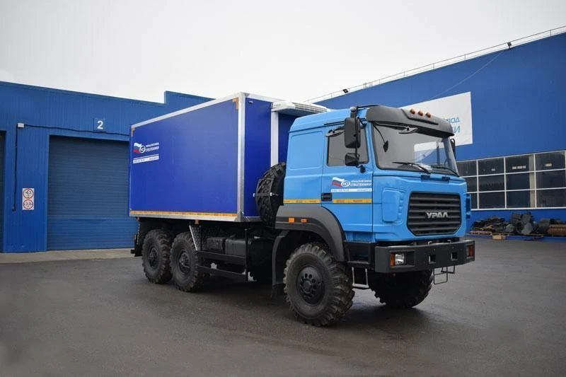 مركبة نقل المواد المتفجرة UZST طراز UZST02 تعديل 586B-06