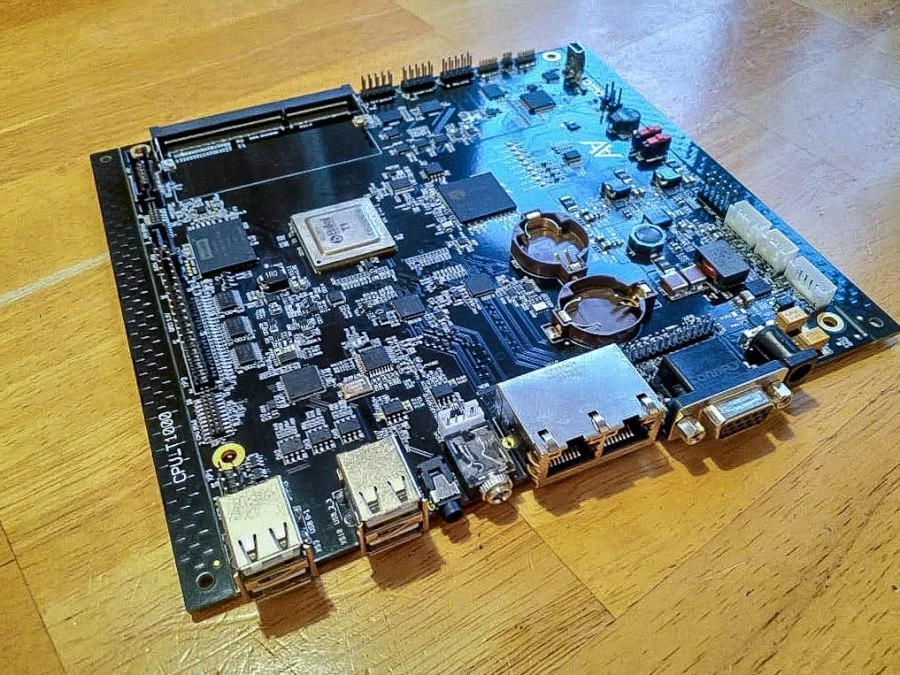 لوحة المعالجة "أنغارا" لأنظمة الكمبيوتر المكتبية والمضمنة