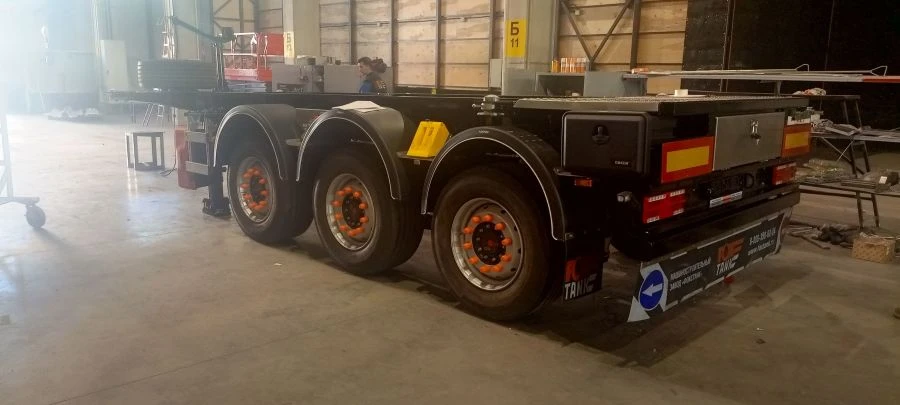 شبه مقطورة لنقل الحاويات FOXTANK 966615 مع مجموعات محور AXL-01