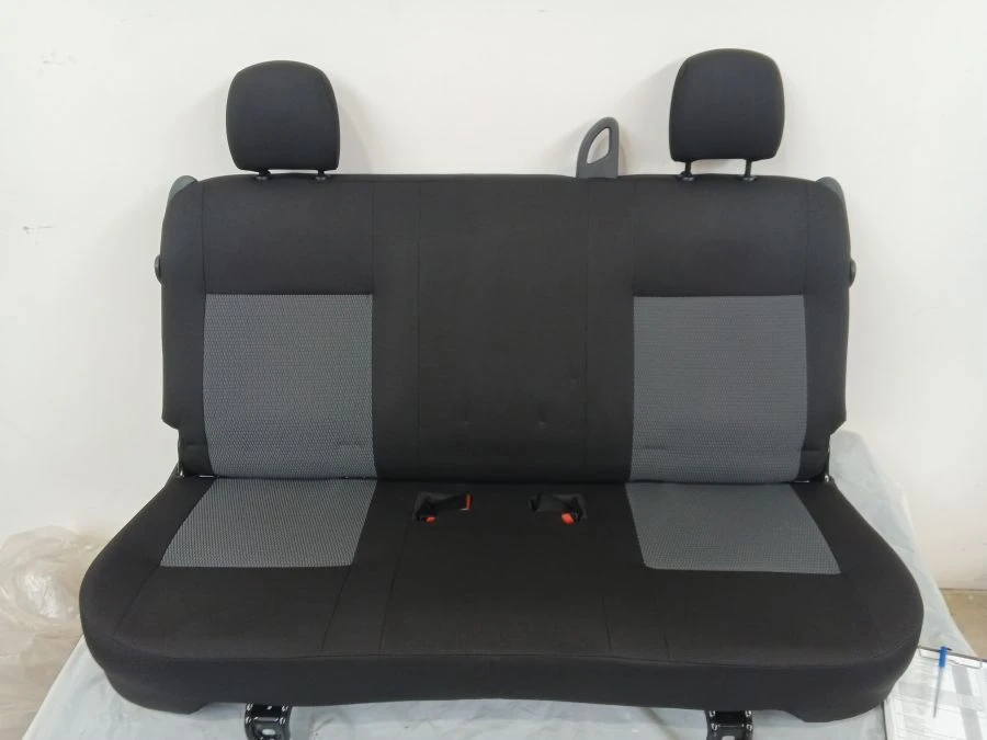 مقعد الصف الثاني لسيارة XGE (لادا لارغوس) نموذج 8450092843