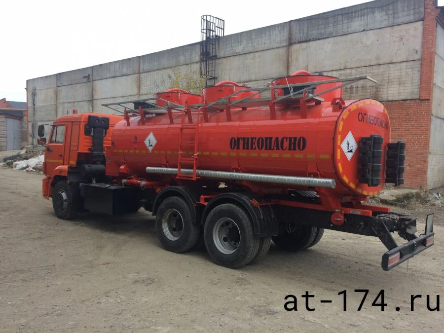 شاحنة تعبئة الوقود على هيكل كاماتز 65111