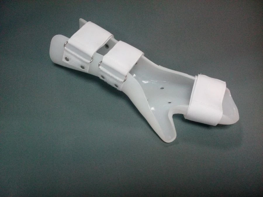 Wrist Joint Brace for Upper Extremity Stabilization and Correction