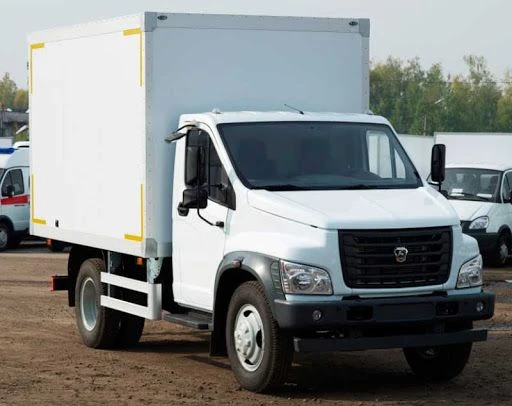 شاحنة شحن متخصصة بمحرك ديزل بتعديلات 4389J5 على هيكل GAZ