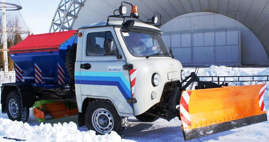 Multi-functional Combined Machine MКМ-1904-10 "Chistik" with Attachments