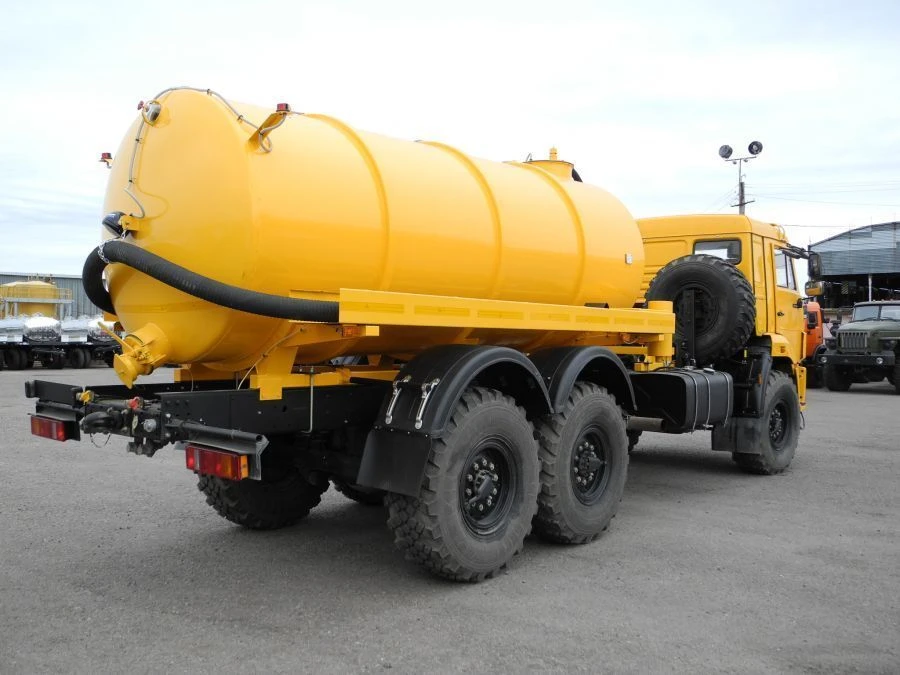 Vacuum Cleaning Machine 5686-0000010-30 based on KAMAZ-43118 chassis