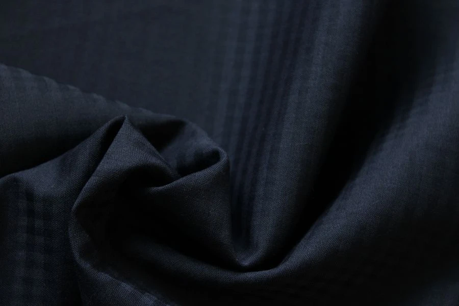 Half-Wool Suiting Fabric, Article 18s186sAR-DY, Color 17-7