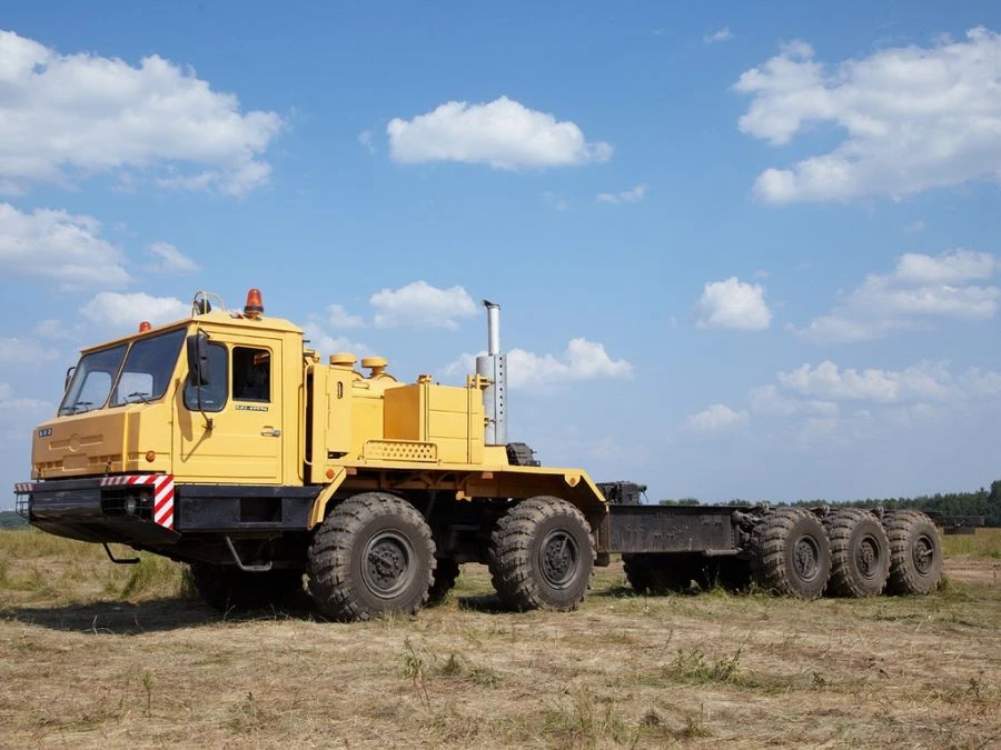 الجرار متعدد التضاريس باز-69096 لتركيب الملحقات