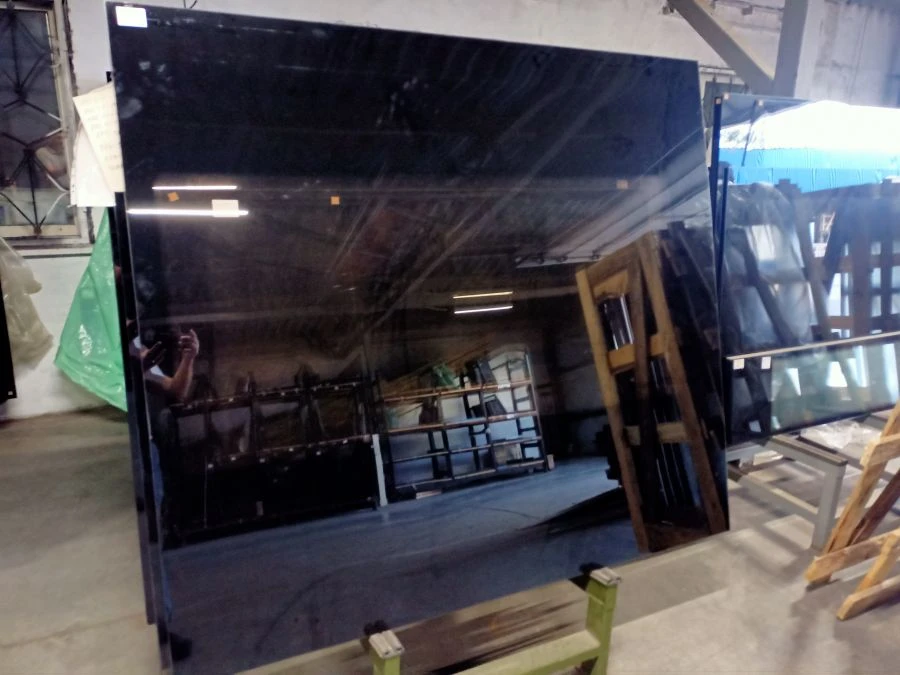 زجاج الجانب الأيسر لعربة الترام 71-412 نموذج DAG 811.1-01 1484x1350 مم